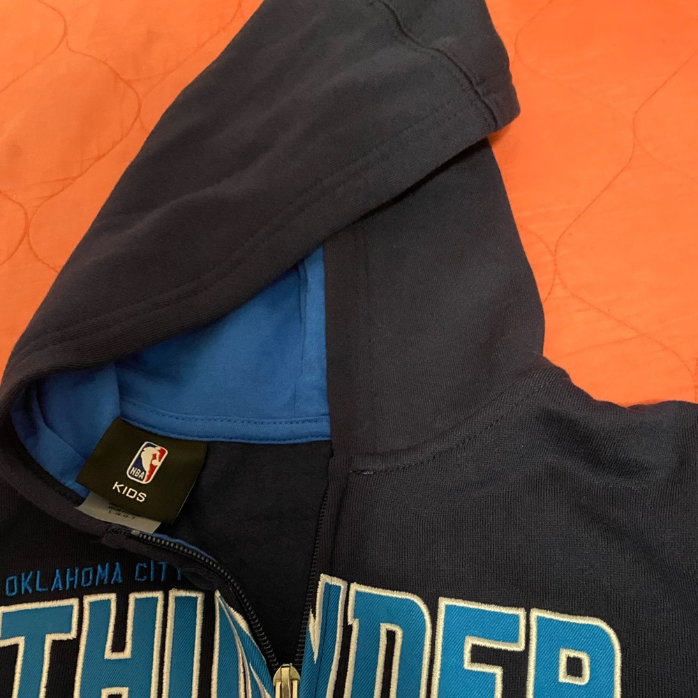 New with tag Youth NBA navy blue  hoddie jacket size L